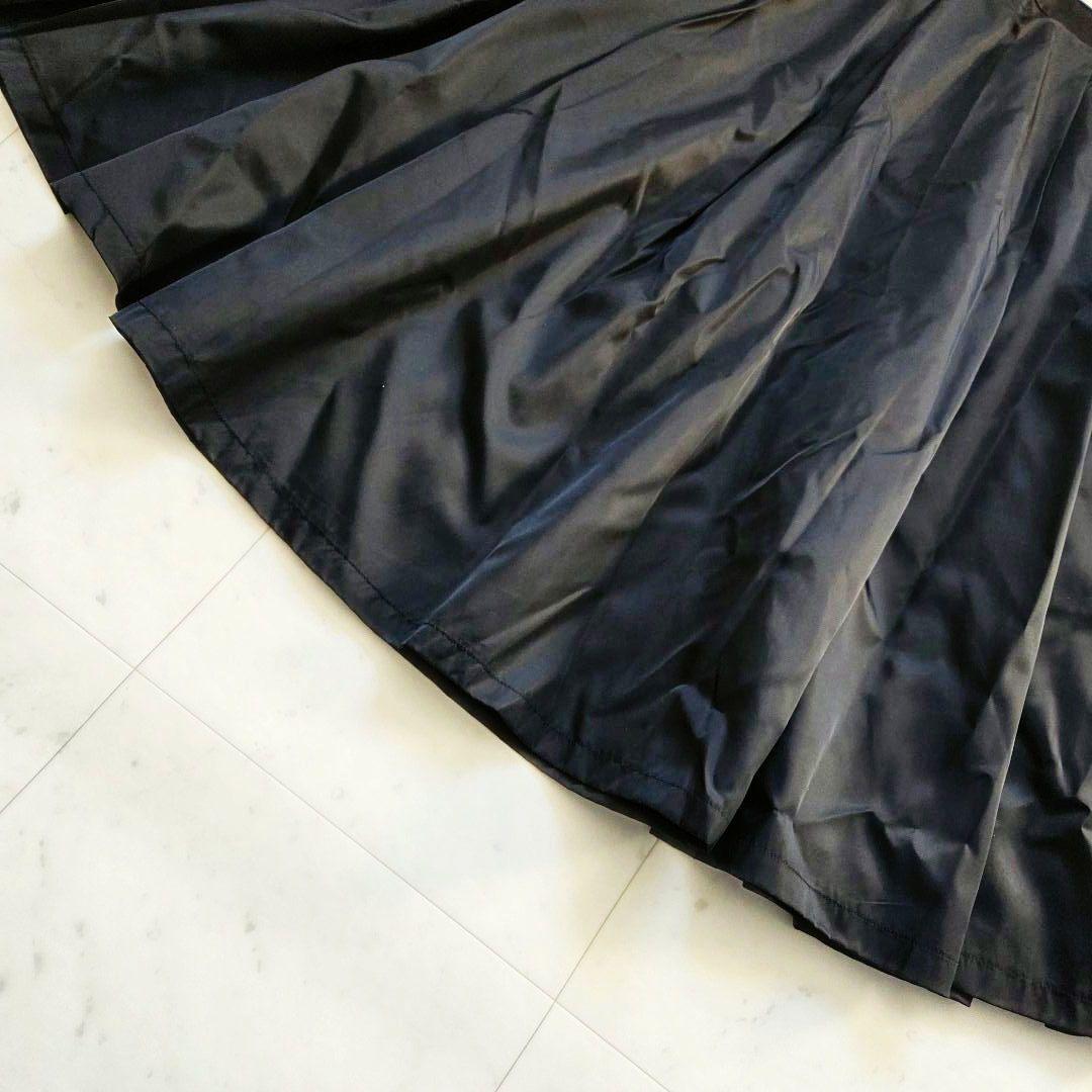美品　FORME 　東原亜希　撥水タックスカート ブラック フレア