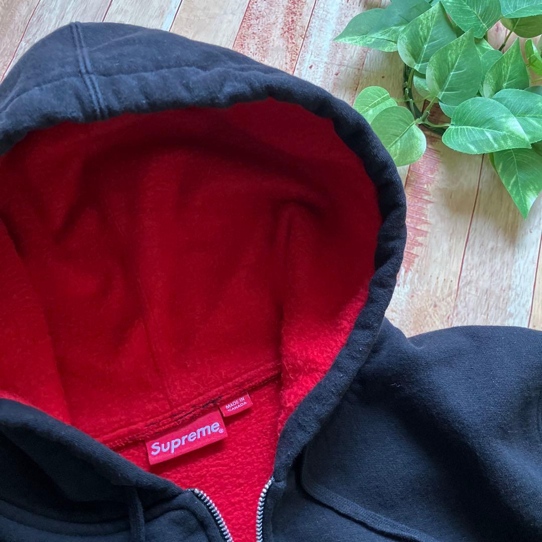 Supreme（シュプリーム）ブラック×レッド ジップアップパーカー S～M