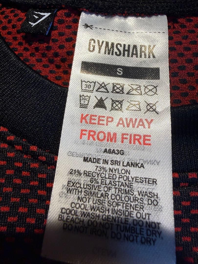 トップス  onyx v5 RedBlack T-shirt S-size