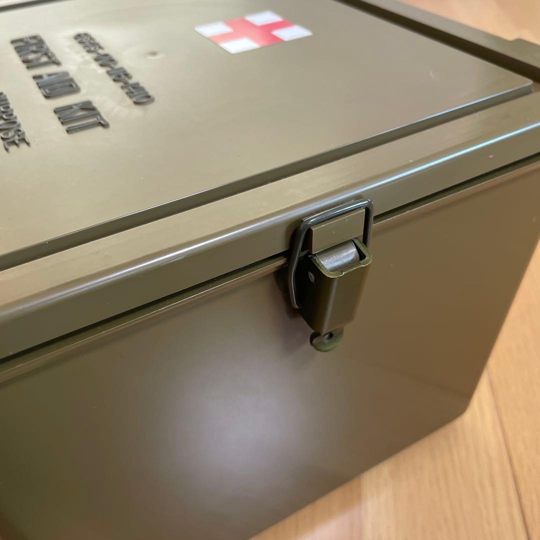 米軍実物　払い下げ　ファーストエイド・キットBOX 人気商品！1996年製