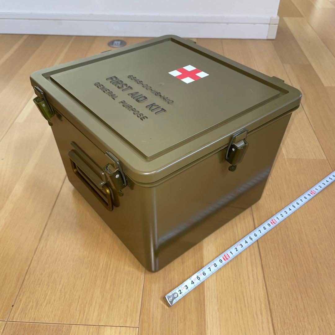 米軍実物　払い下げ　ファーストエイド・キットBOX 人気商品！1996年製