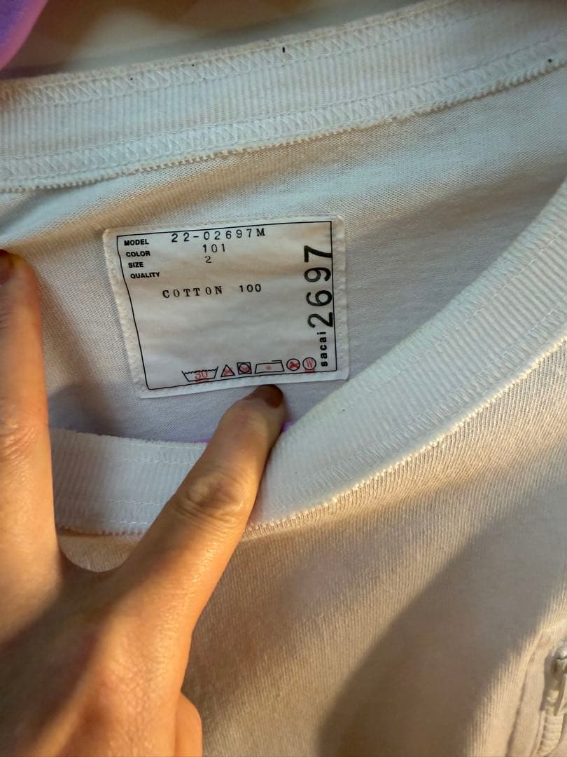 sacai ホワイト Tシャツ ポケット付き