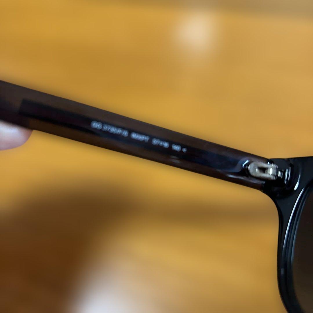 GUCCI GG0061S ブラックサングラス ケース付き
