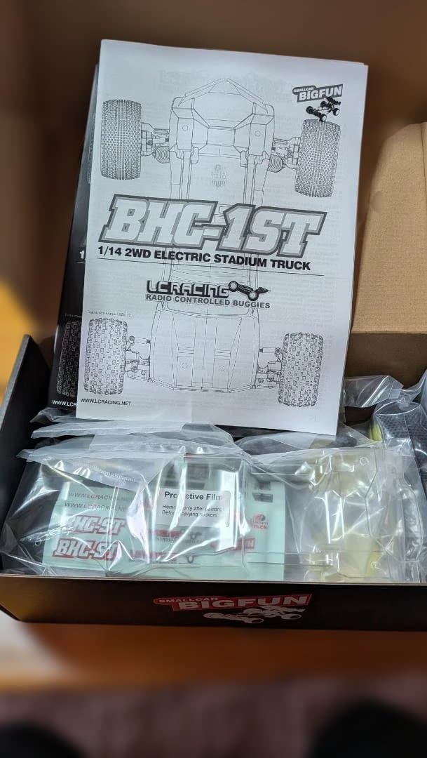 LC Racing BHC-1ST 1/14 2WD電動スタジアムトラックキット