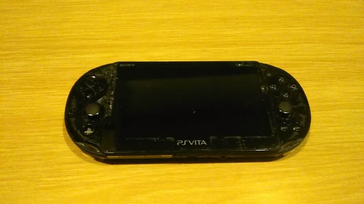 PSVITA 本体(中古)　＋ソフト(中古全6個)　　＋α　　箱入り説明書付き