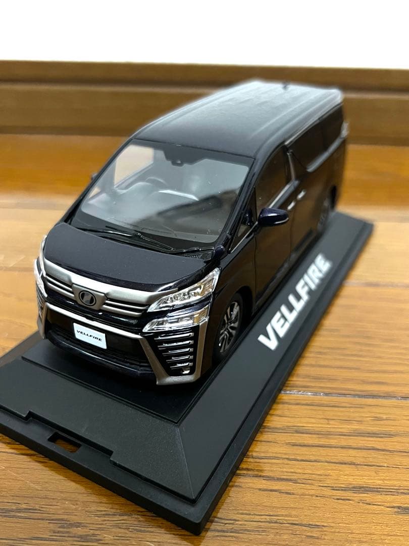 VELLFIRE ミニカー 1/43 黒色