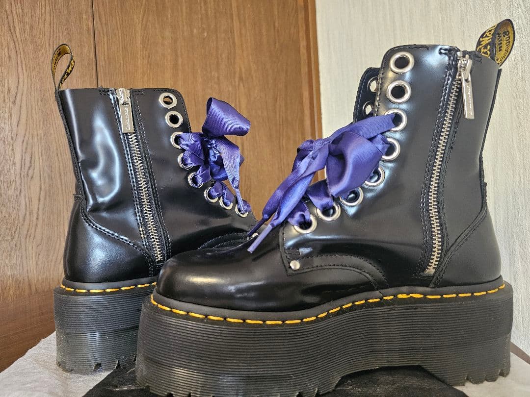 【極美品】定価4万 Dr.Martensドクターマーチン 8ホール 厚底23cm