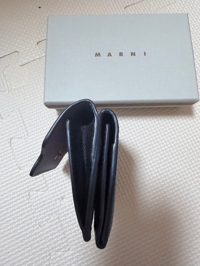 【MARUNI】三つ折り財布 グレー ピンク