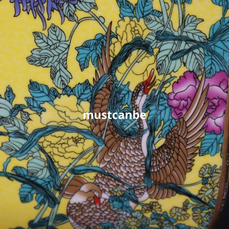 清乾隆蒔金琺瑯彩花鳥紋黄四方賞瓶 景徳鎮 陶磁器 装飾品 現代工芸品美術品 置物