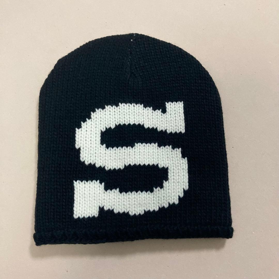 stussy ニット帽 大きなSロゴ