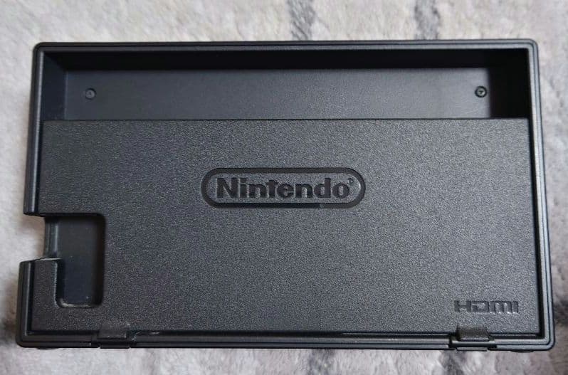Nintendo Switch 本体　ピカチュウ・イーブイ版