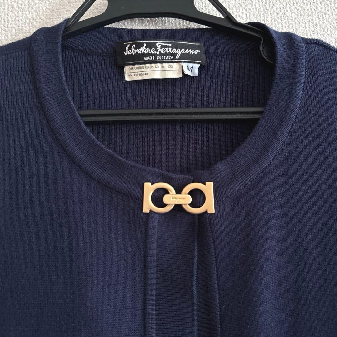 Salvatore Ferragamo ニットカーディガン　ガンチーニフック付