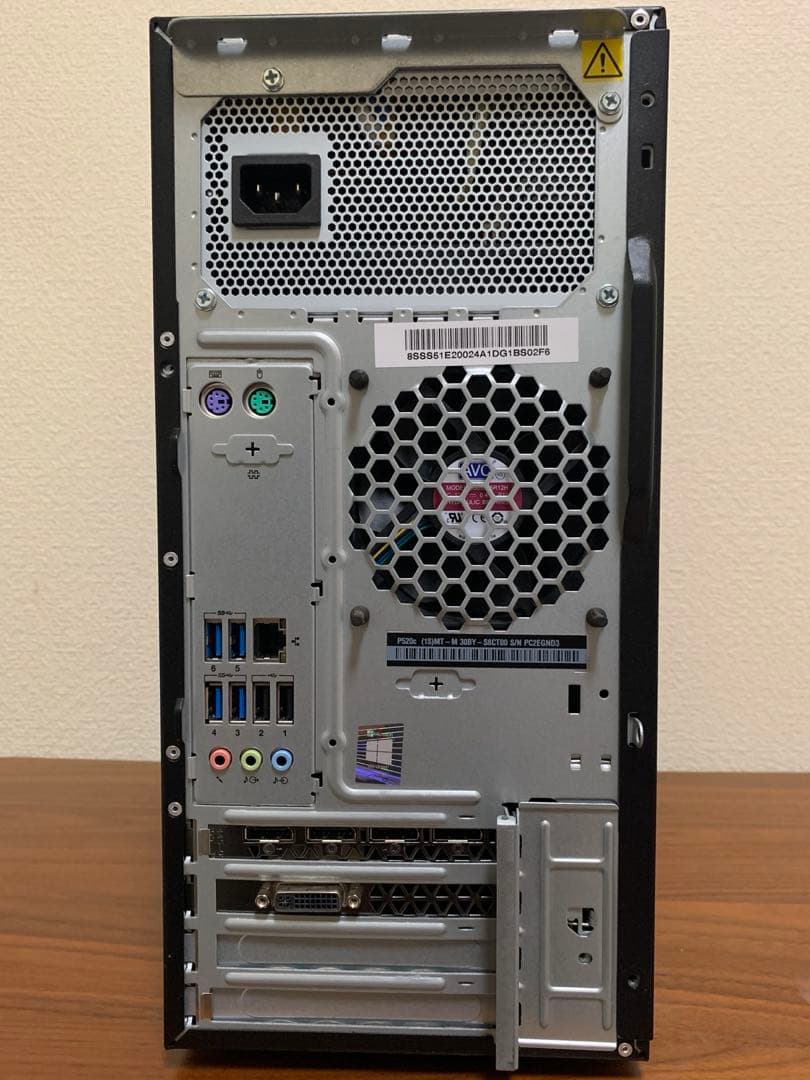 ワークステーション Lenovo WorkStation W-2255 32GB M600012GB