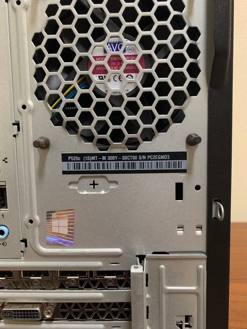ワークステーション Lenovo WorkStation W-2255 32GB M600012GB
