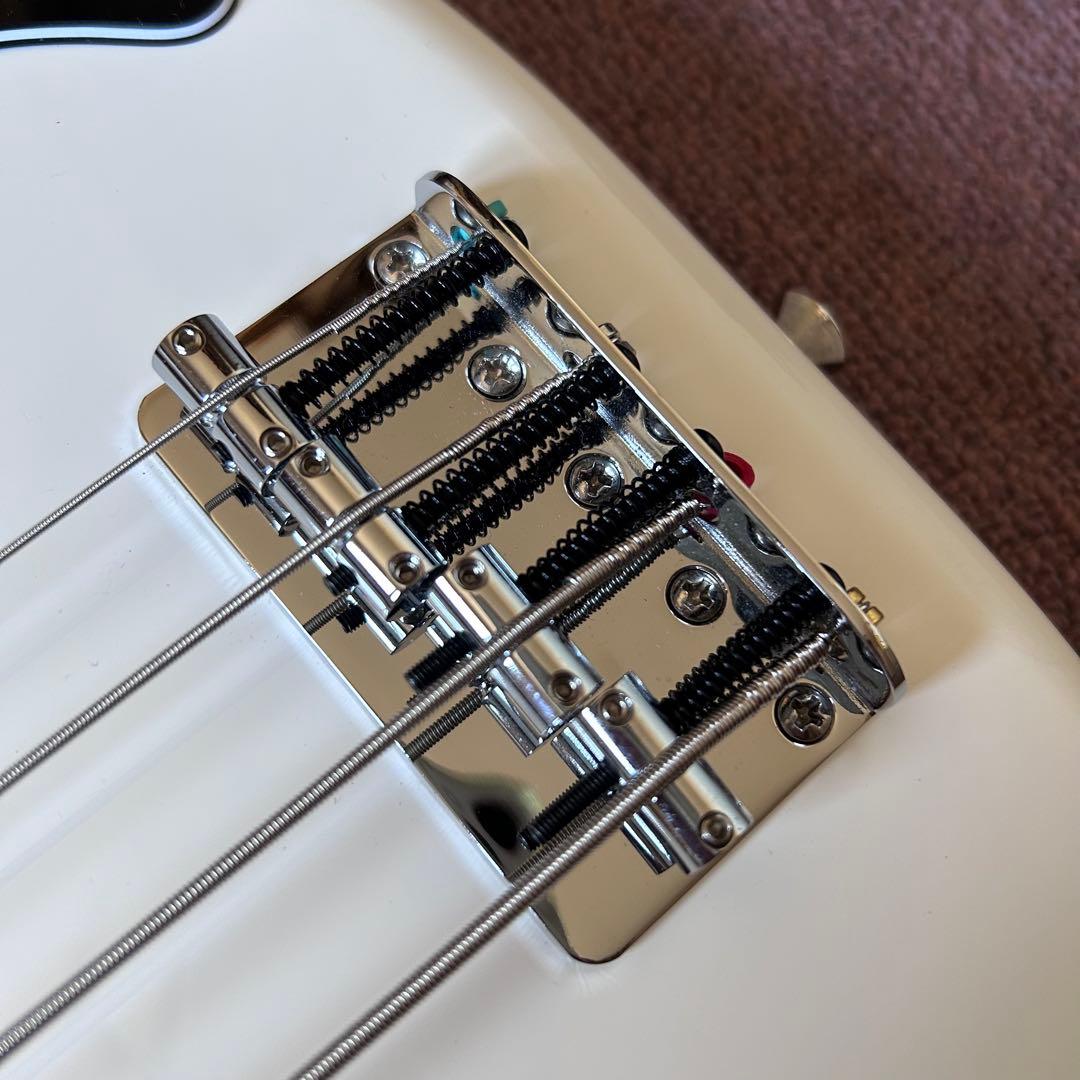 ベース Fender Precision Bass Player II
