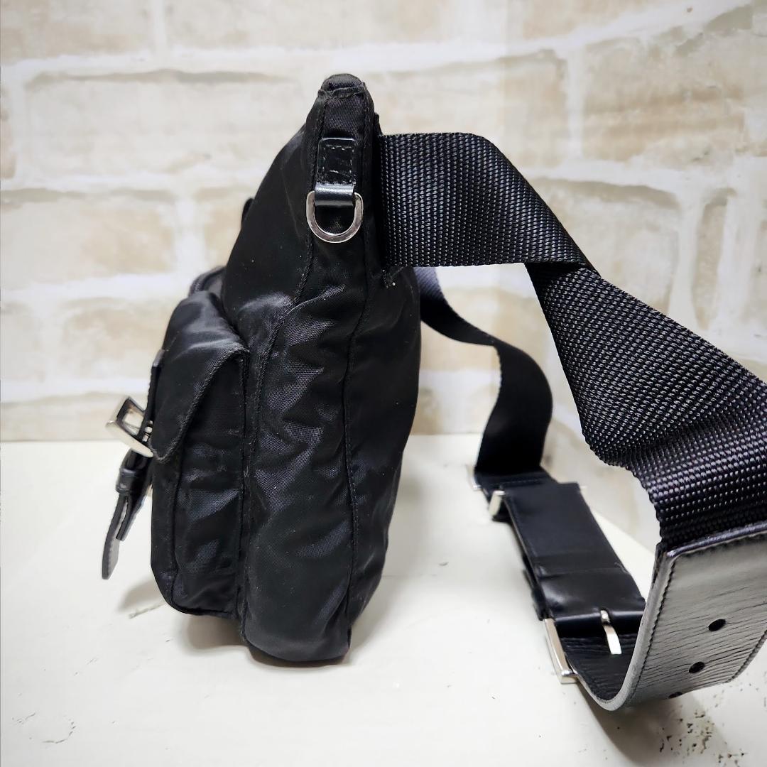 ★コージー【プラダ】三角ロゴ ウエストバッグ ブラック BM0011 美品