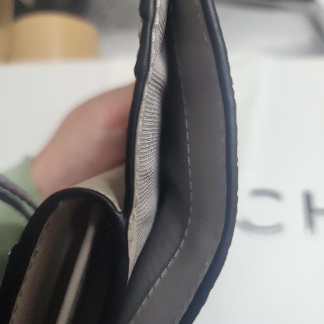 り*た様 使わない為一部セール　FURLA ブラック 二つ折り財布