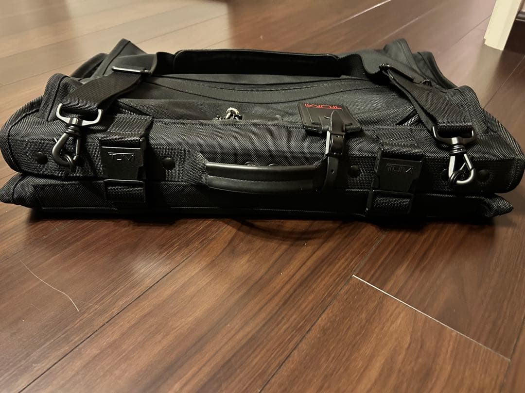 TUMI ガーメントバッグ 三つ折り