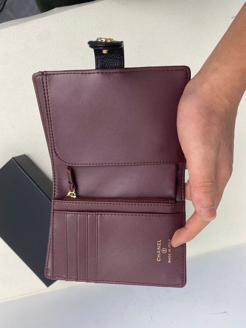 CHANEL マトラッセ キャビアスキン 二つ折り財布