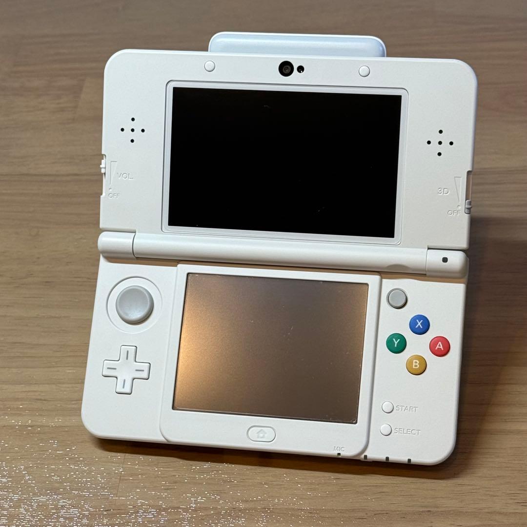 4-043【美品】Newニンテンドー3DS ホワイト
