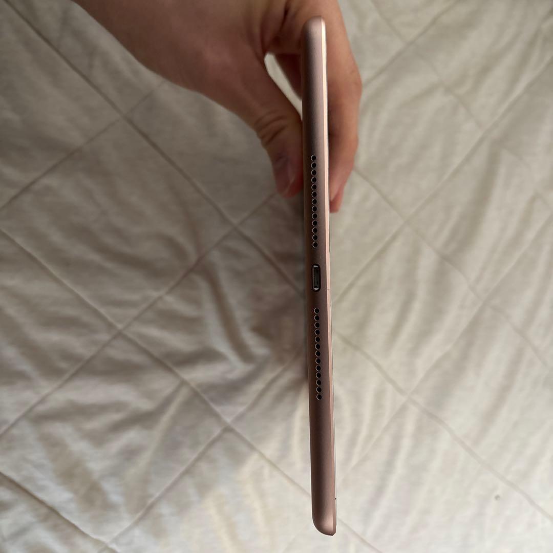 iPad 6世代(カバー付き)