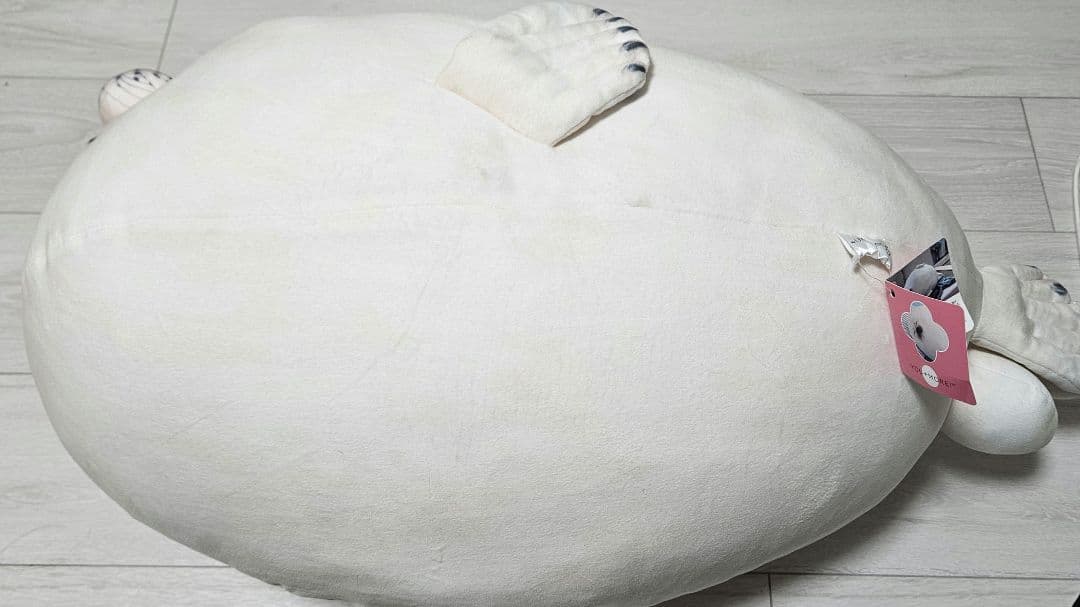 【タグ付き】フェリシモ　赤ちゃんゴマフアザラシ　もっちりクッション