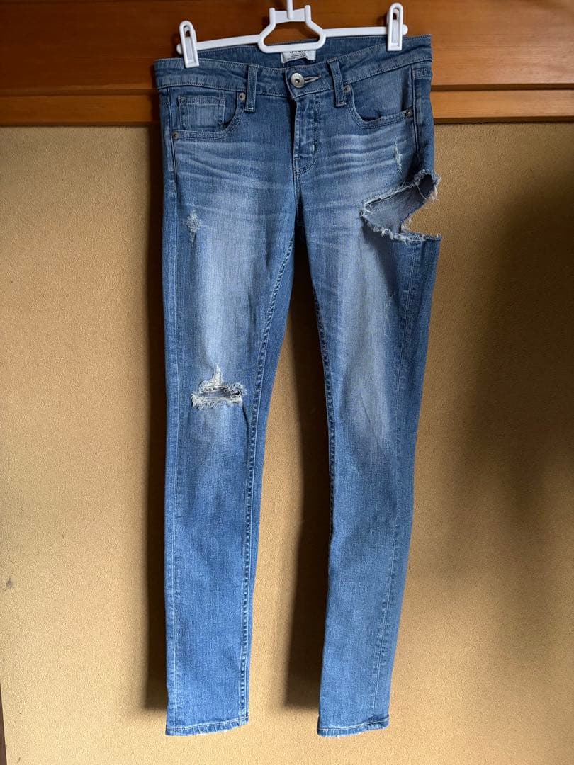【完売品】GYDA SIDE RIPPED スキニーデニムパンツ