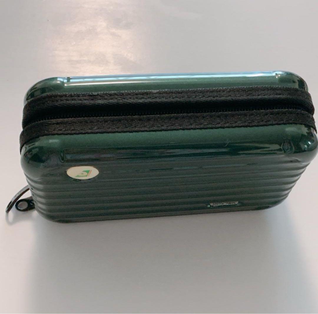 新品エバー航空 ファーストクラスアメニティ リモワポーチグリーン RIMOWA