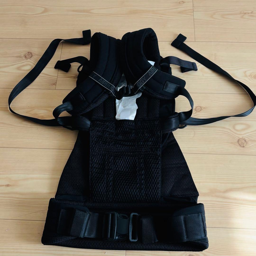 エアバギーベビーキャリアベーシックプラス　黒　美品　抱っこ紐　3way