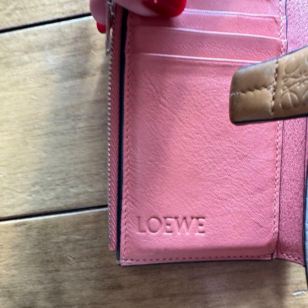 ロエベ　 LOEWE レザー 二つ折り財布　ライトウォーツ