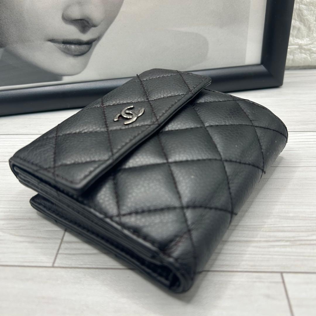 CHANEL キャビアンスキン　マトラッセ　Wホック　二つ折り財布　箱付