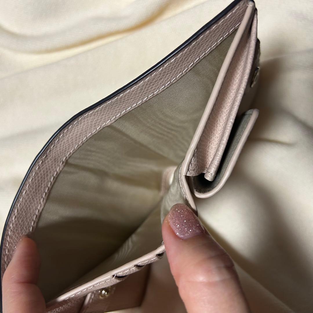 FURLA ピンクベージュ 二つ折り財布　カメリア　美品