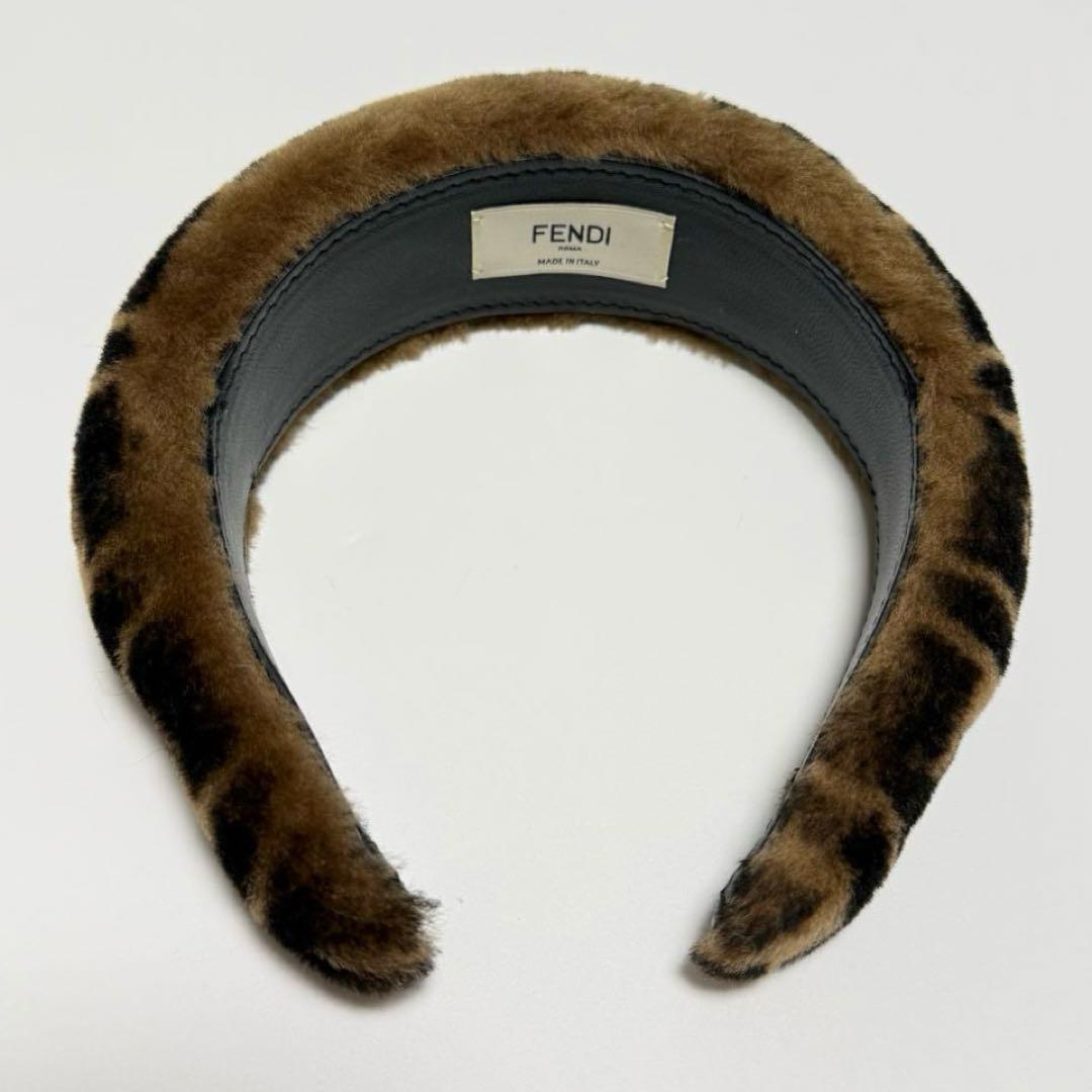 FENDI ズッカ柄 ファー カチューシャ