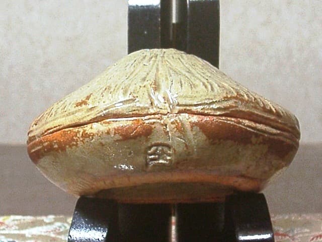 楽山窯　長岡住右衛門作　笠　香合　保護箱　古物。