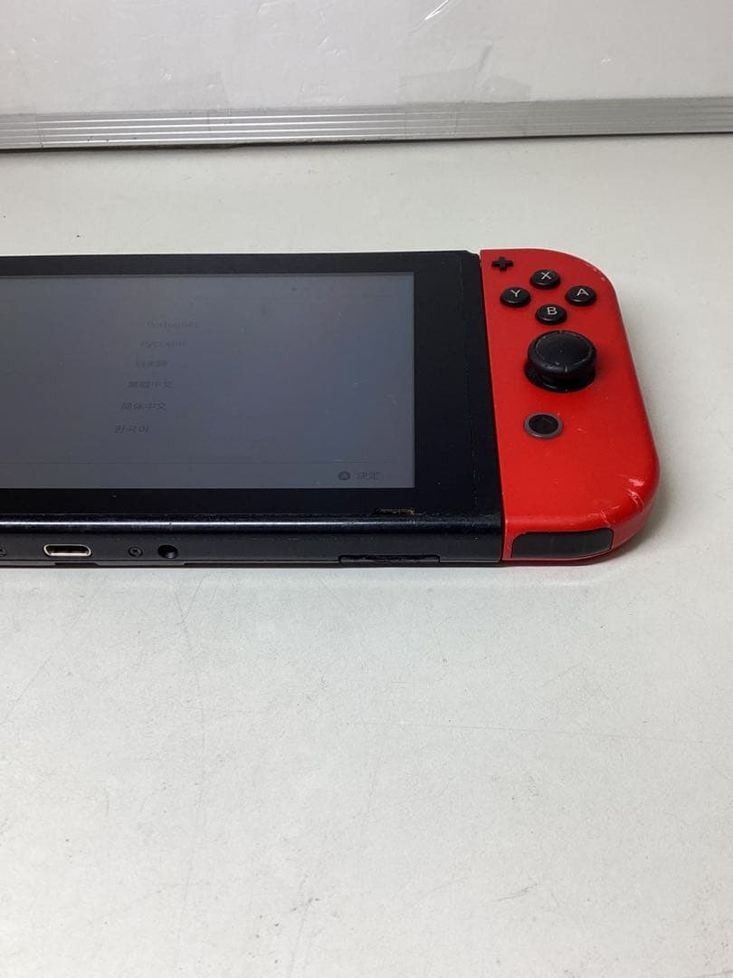 赤色 Nintendo Switch 本体　稼動品