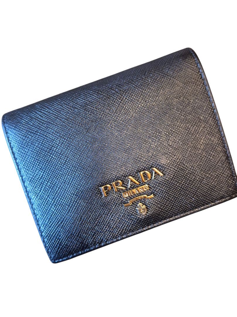 ＰＲＡＤＡ　プラダ　サフィアーノ　二つ折り財布　ブラック革 o