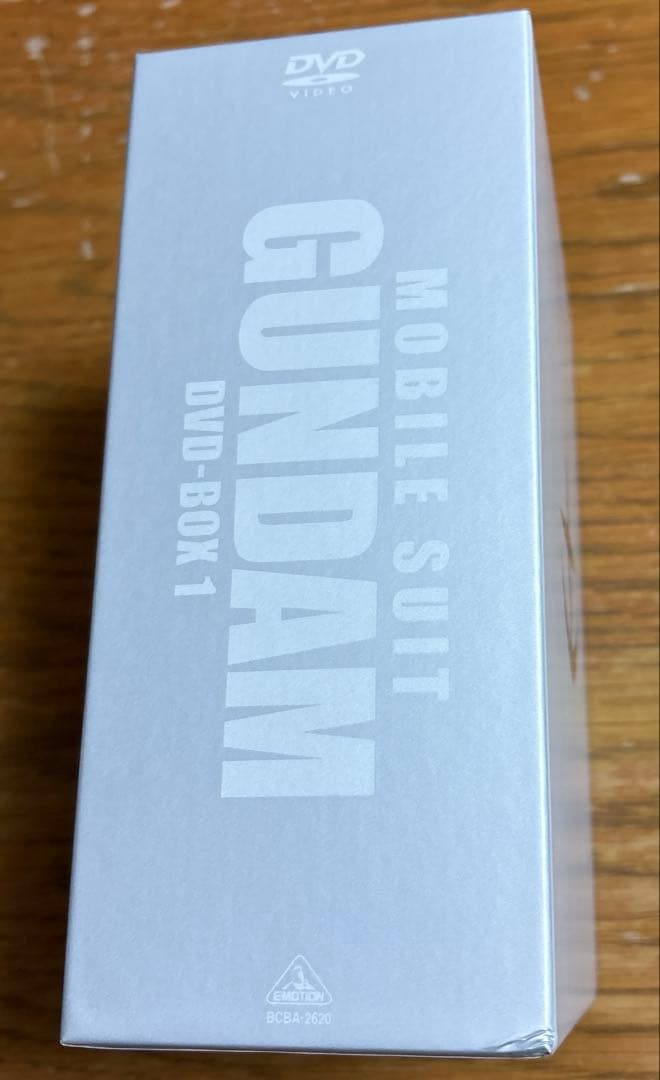 機動戦士ガンダム DVD-BOX 1〈初回限定生産・6枚組〉1/200フィギュア