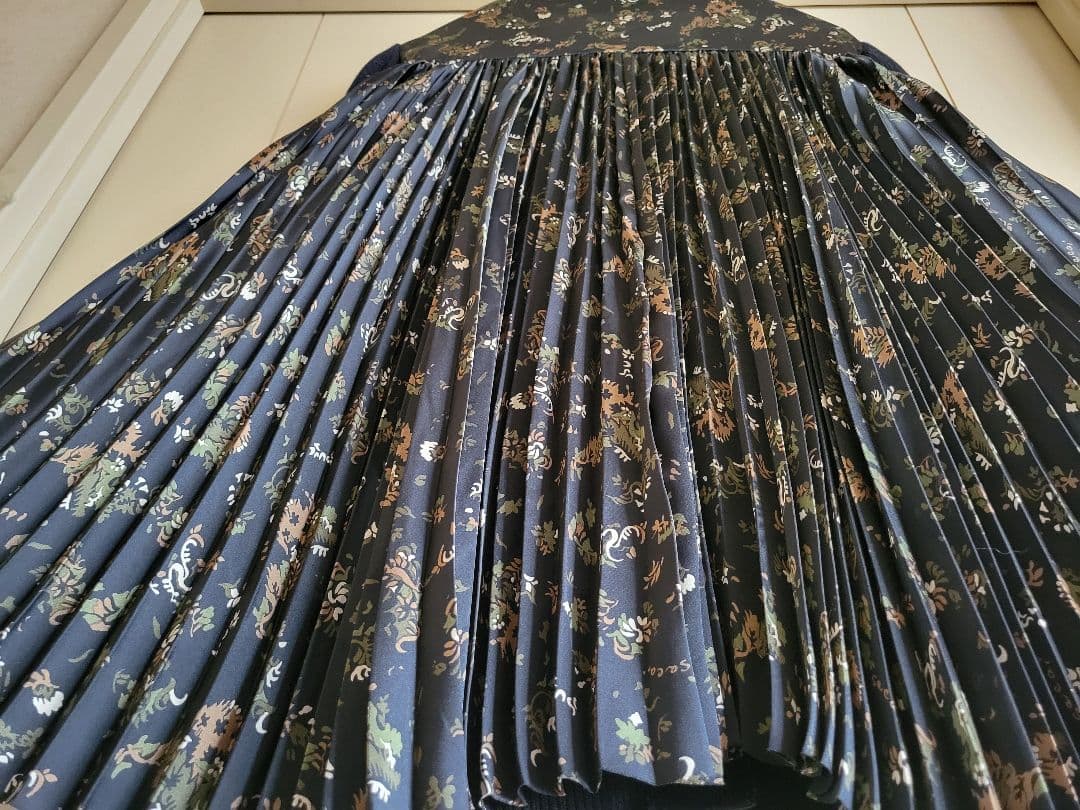 sacai 21AW 美品 53,000円程 バックプリーツ カーディガン
