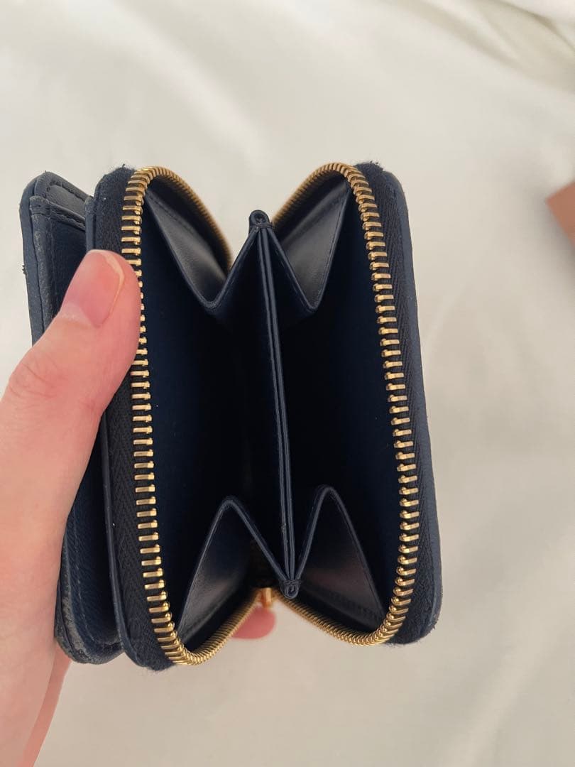 miu miu ブルー　二つ折り財布