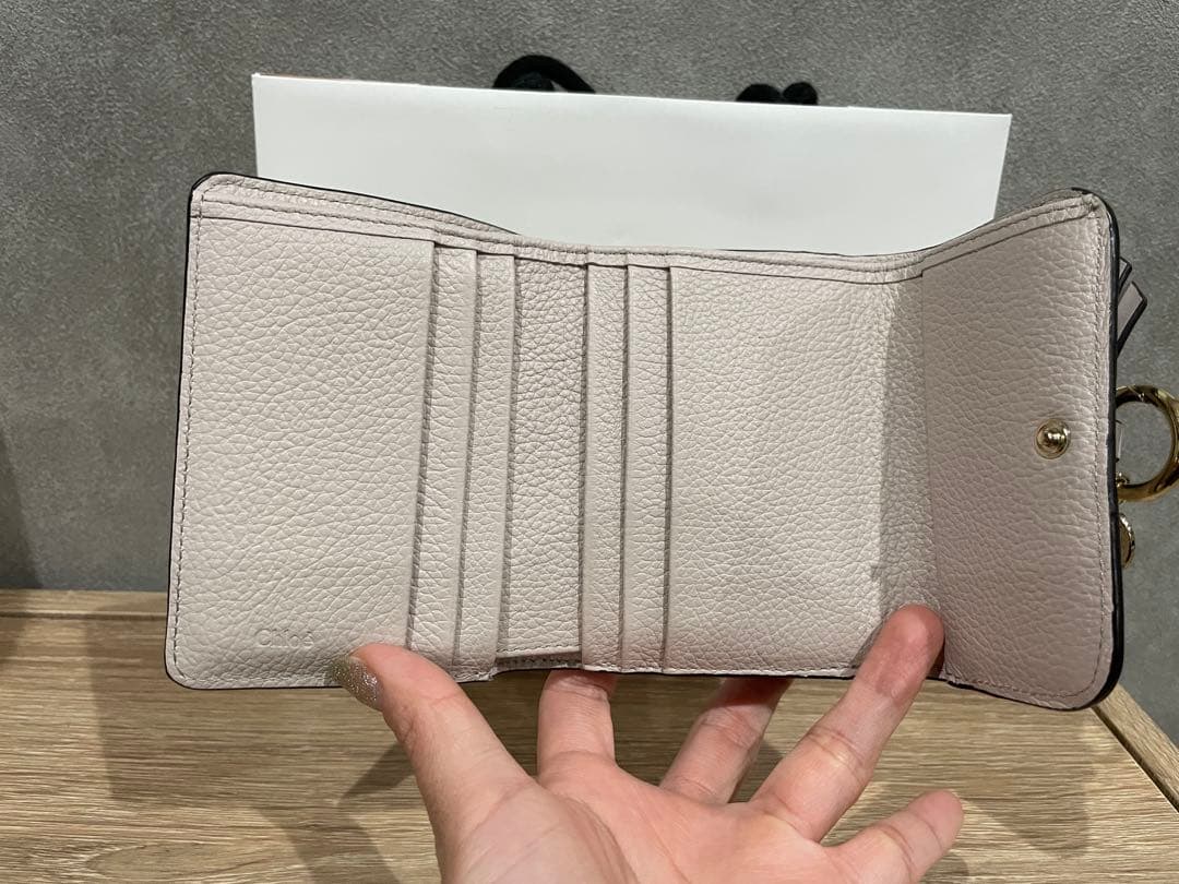 Chloé ライトグレー 三つ折り財布⚠️半額⚠️