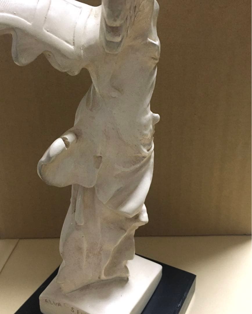 勝利の女神　ニケ像　ギリシャ神話