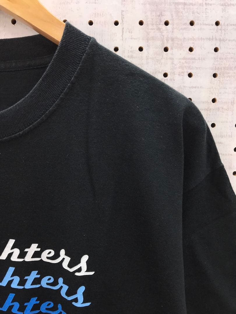 メキシコ製 古着 Foo Fighters 3連ロゴ プリントTシャツ