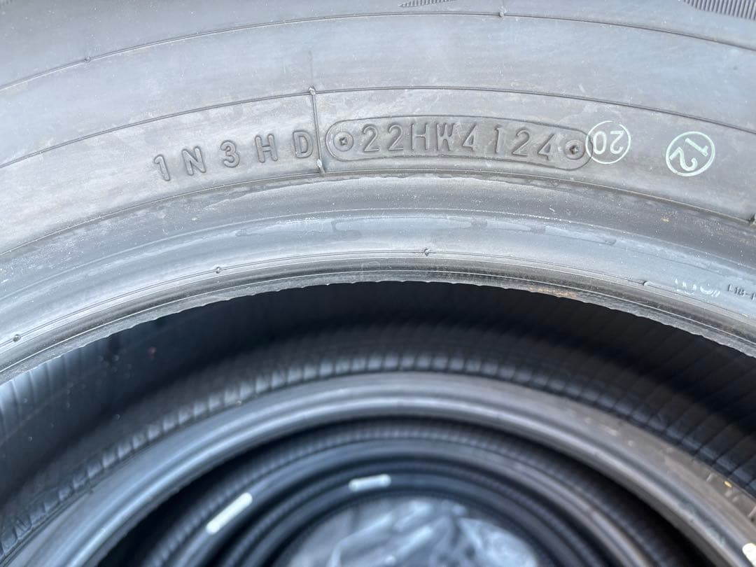 No. ① 40系アルファード 純正タイヤ 2本セット　225/60R18