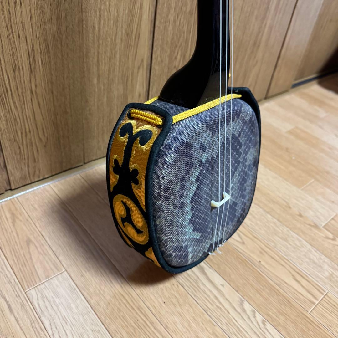 三線本体 蛇皮模様 3弦　人工革　沖縄　石垣