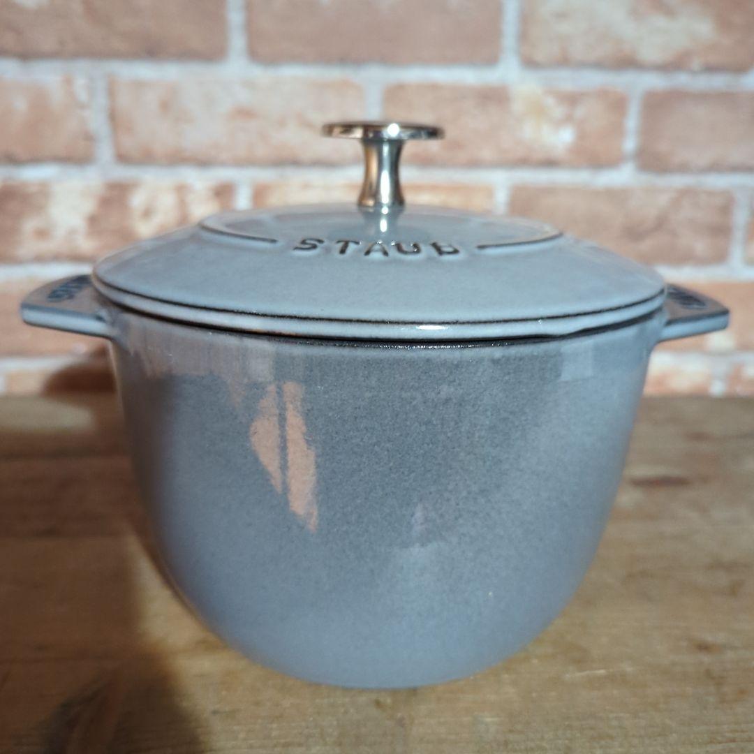 STAUB　ストウブ 鋳鉄 両手鍋 グレー ✨