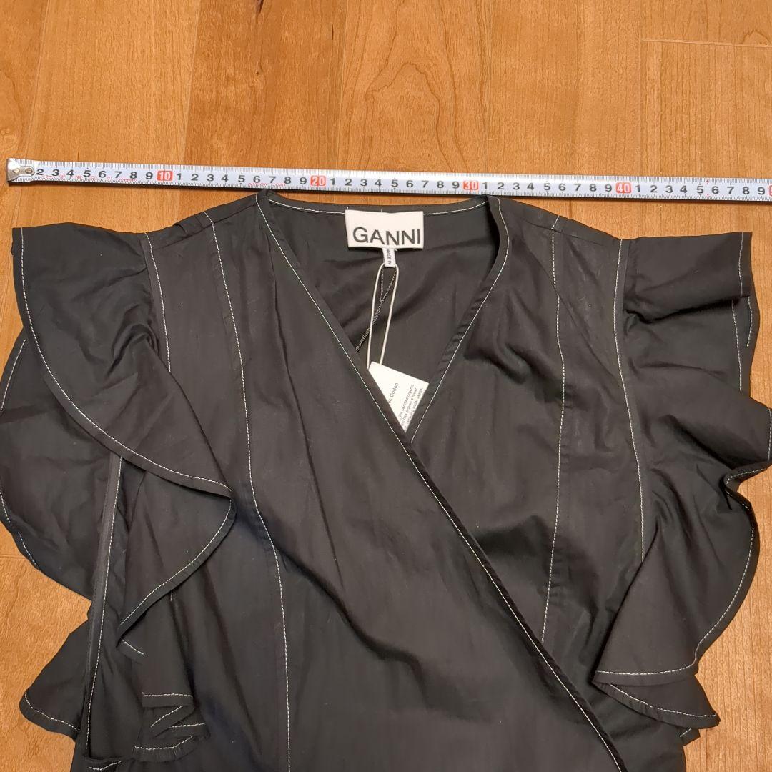 GANNI ラッフルラップブラウス