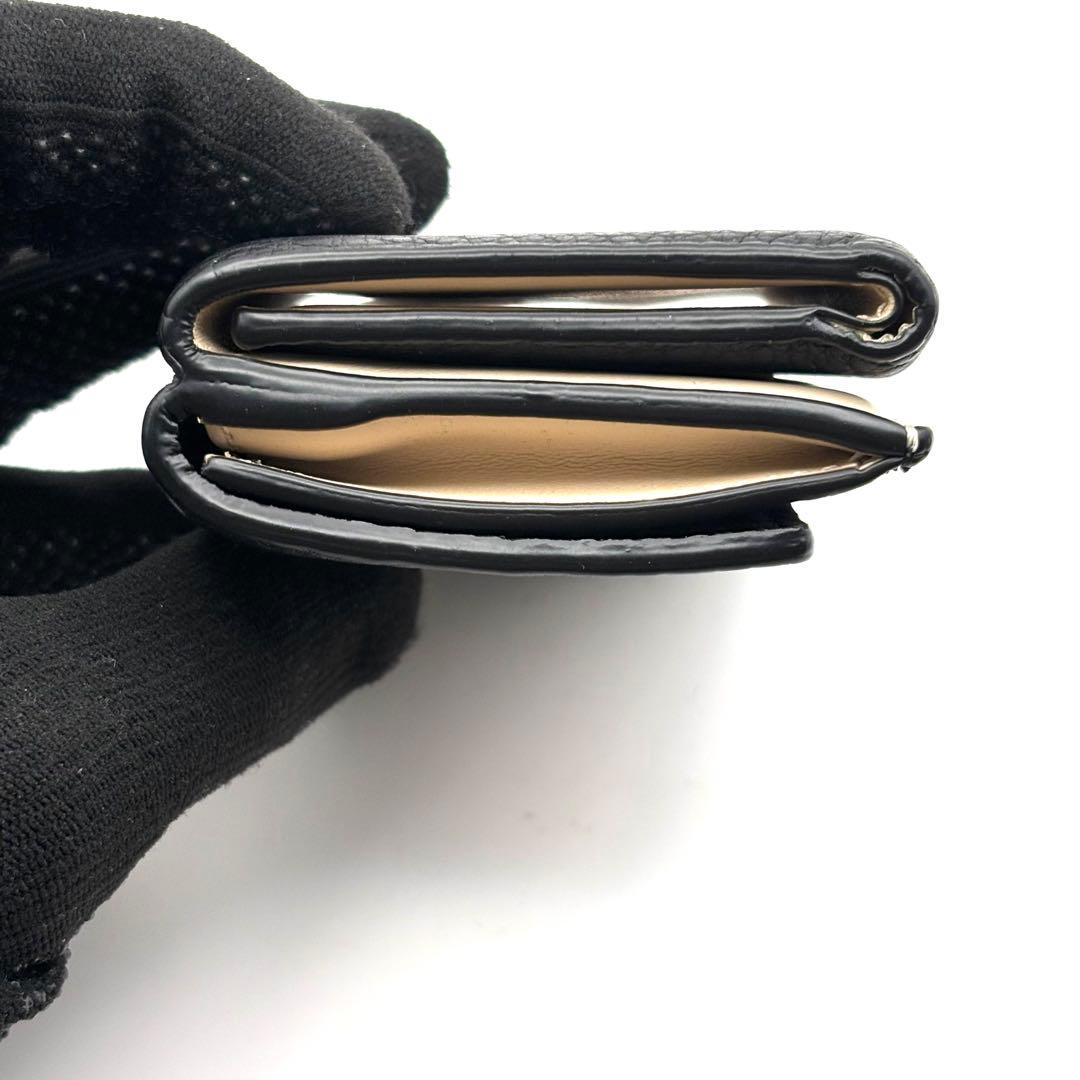 美品 フェンディ 3つ折り財布 ピーカブー シボ革 ブラック 金具 コンパクト