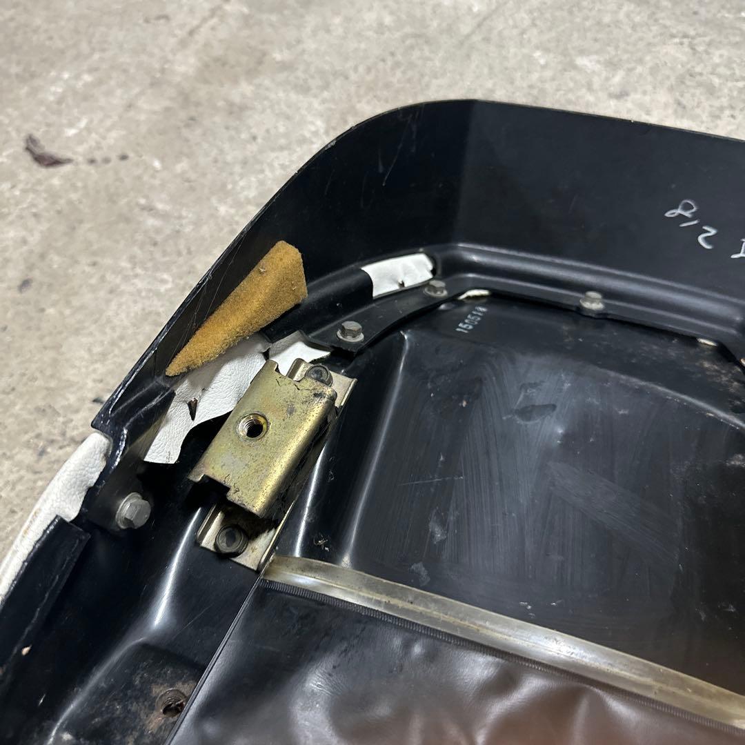 sr400 純正シート　ホワイト