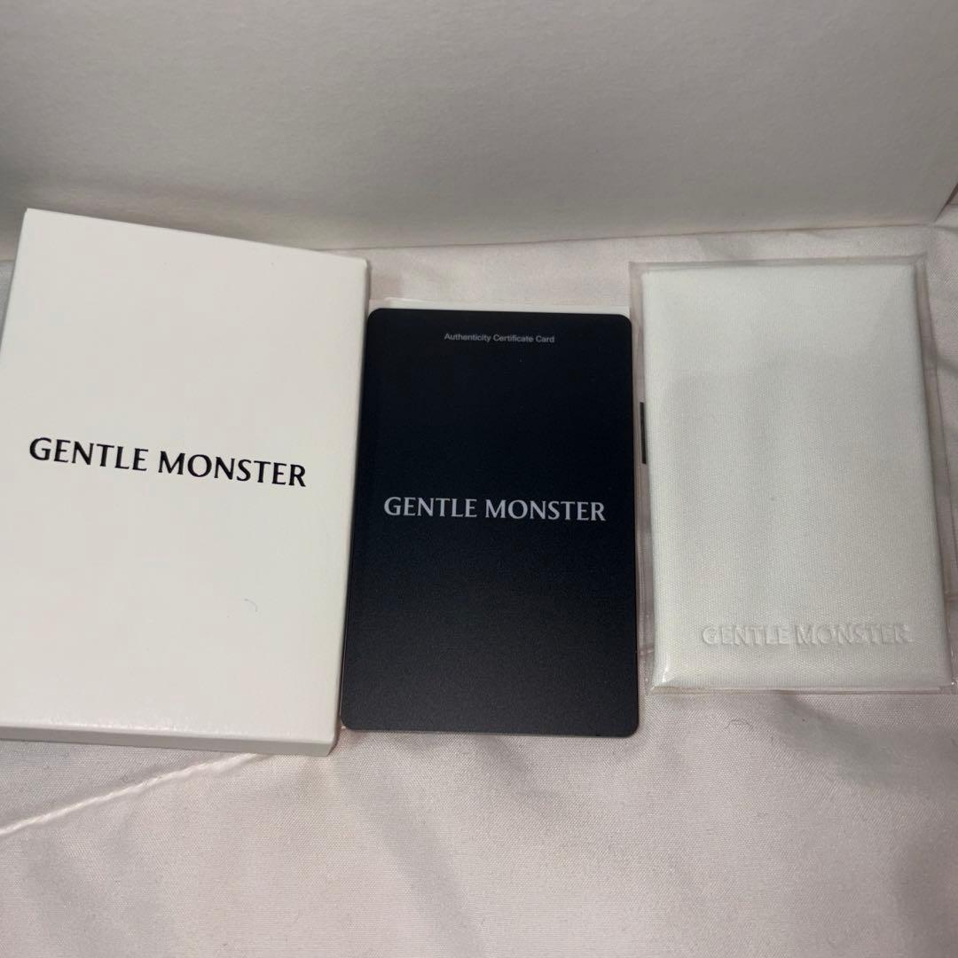 Gentle MonsterのANNA 01
