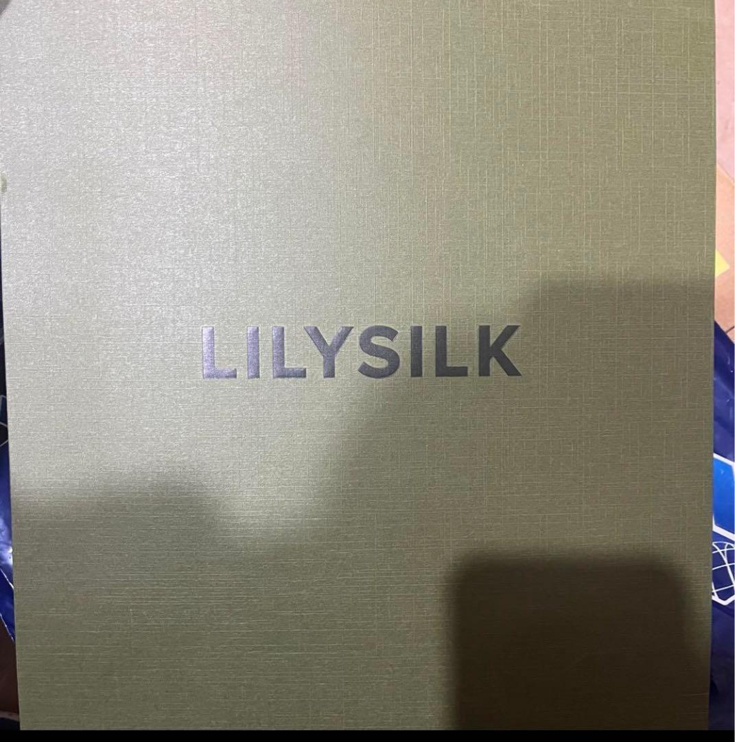 LILYSILKリラックスフィット22匁長袖シルク100%シャツ　ホワイト　白